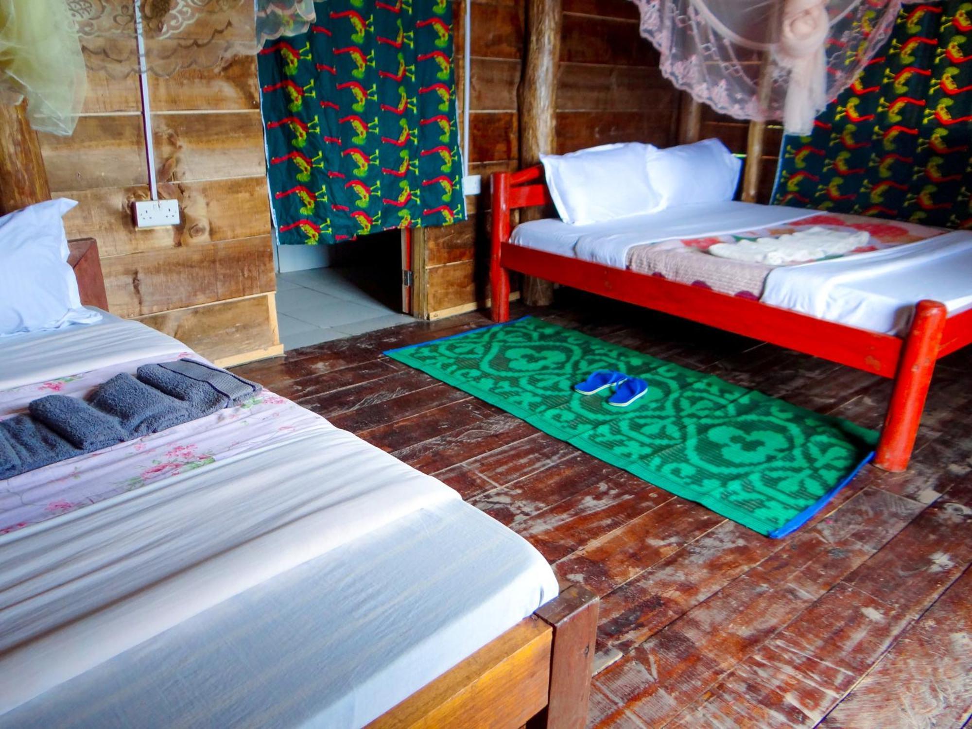Mutanda Eco Community Center Hotel Kisoro Екстериор снимка